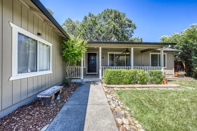 $469,000 | 18164 Fishhook Court, Hidden Valley Lake, CA 95467