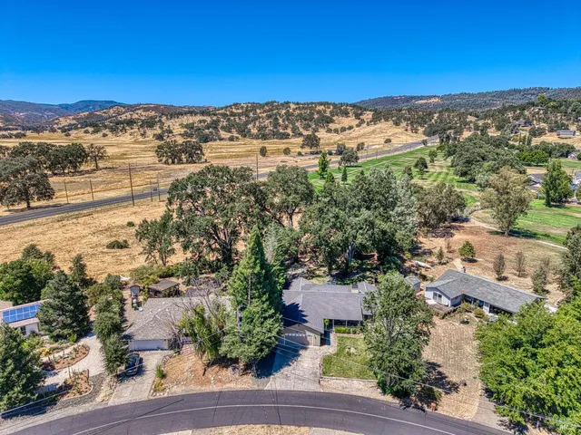 $469,000 | 18164 Fishhook Court, Hidden Valley Lake, CA 95467