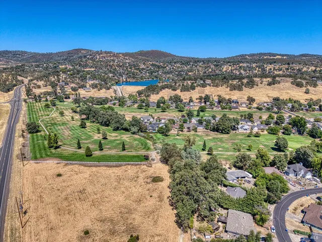 $469,000 | 18164 Fishhook Court, Hidden Valley Lake, CA 95467