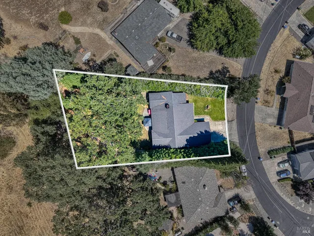 $469,000 | 18164 Fishhook Court, Hidden Valley Lake, CA 95467