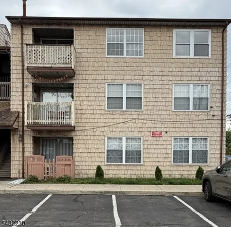 $2,200 | 58 South Second Street, Unit 3A, Elizabeth Port, NJ 07206