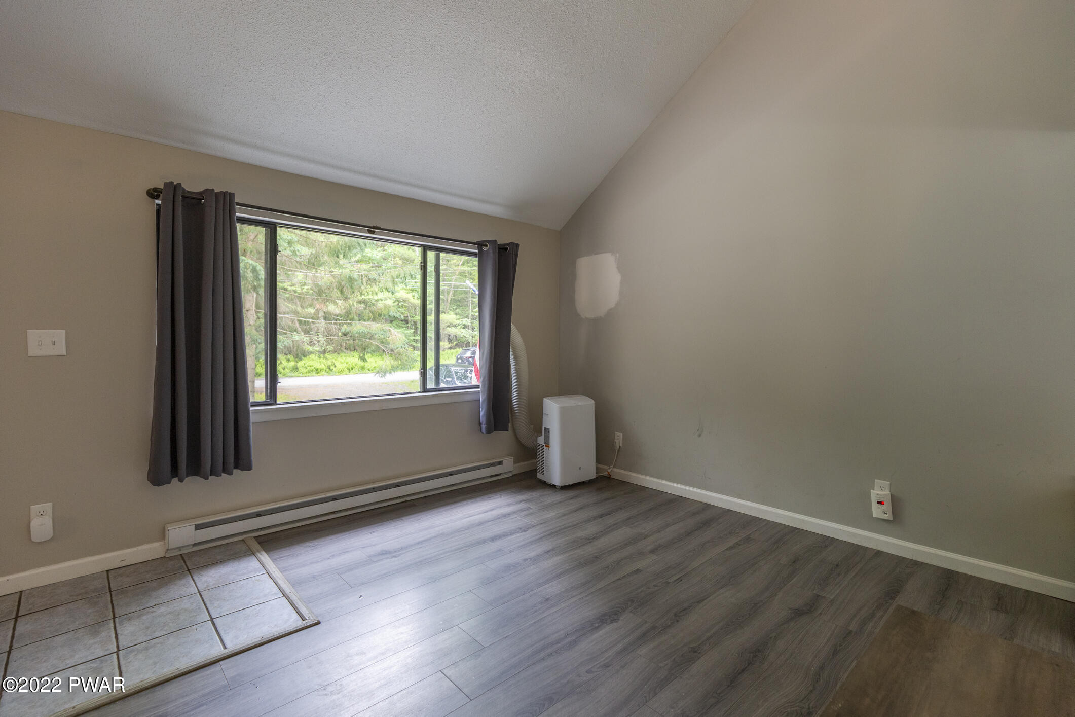 175 Fox Road Dingmans Ferry, PA 18328 - Photo 11 of 73 Living room