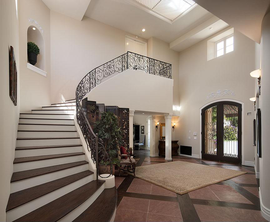 1565 Las Tunas Road Montecito, CA 93108 - Photo 2 of 11 a view of entryway and hall