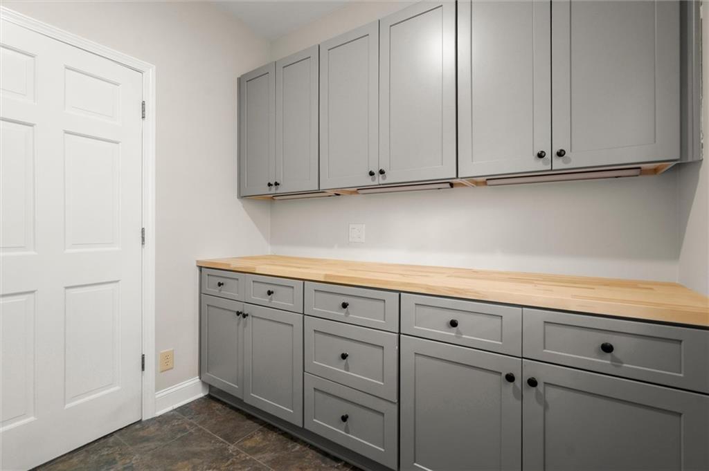 9335 Huntcliff Trace Atlanta, GA 30350 - Photo 43 of 113