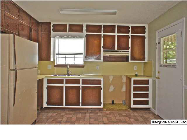 5421 Faucett Road Pinson, AL 35126 - Photo 9 of 32