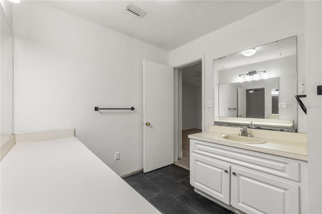 4803 Ehrlich Road, Unit B Tampa, FL 33624 - Photo 48 of 59 Gallery Image 48
