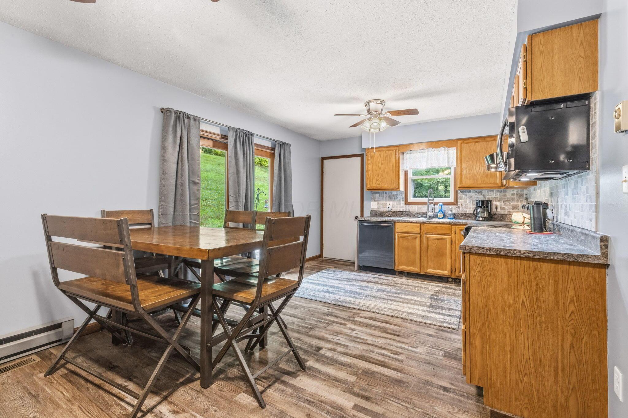 34796 Geiger Road Logan, OH 43138 - Photo 12 of 50 Kitchen/Eat-In Space