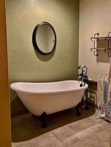 1622 Calle De Valezquez Las Cruces, NM 88007 - Photo 11 of 53