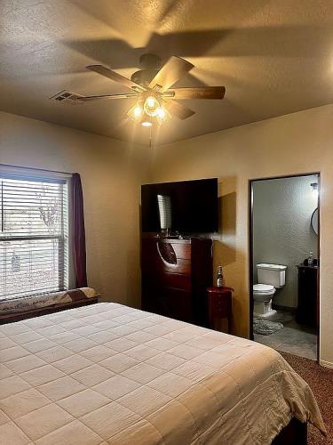1622 Calle De Valezquez Las Cruces, NM 88007 - Photo 26 of 53