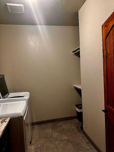 1622 Calle De Valezquez Las Cruces, NM 88007 - Photo 37 of 53