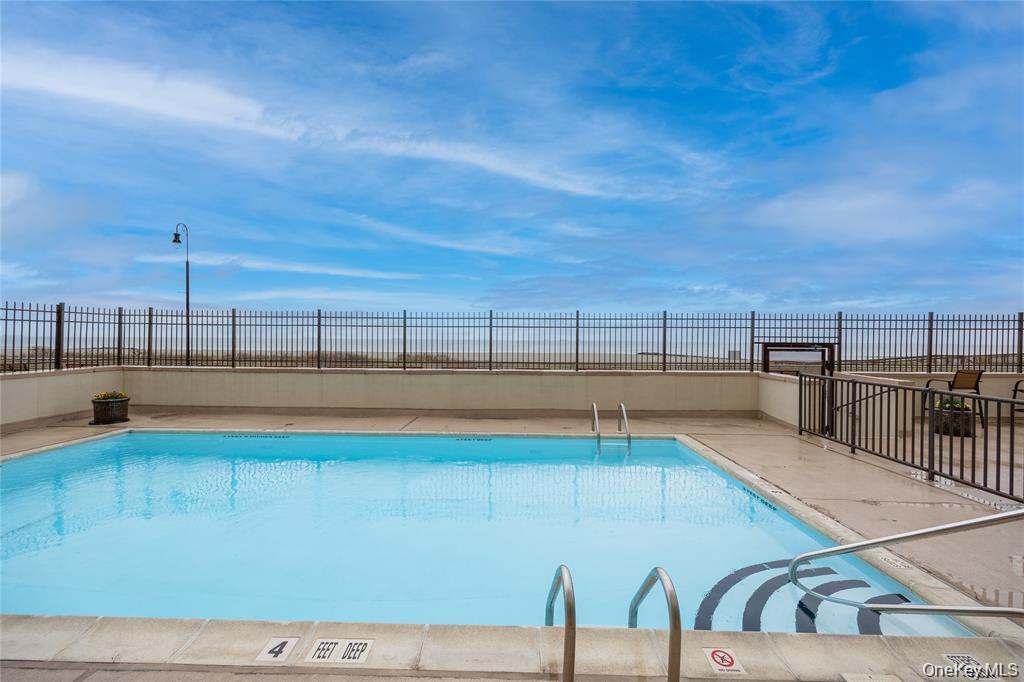 420 Shore Road, Unit 1F Long Beach, NY 11561 - Photo 13 of 21 How refreshing!