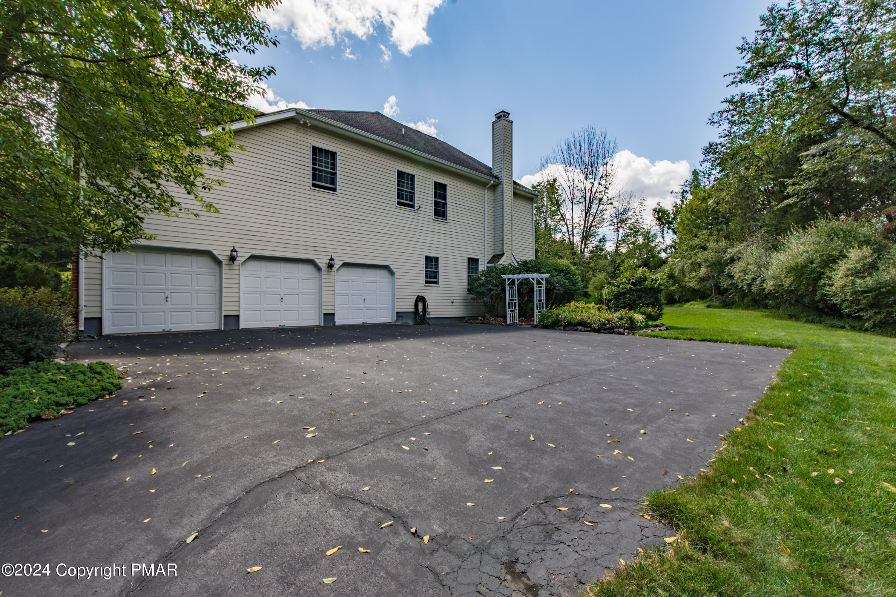 59 Keystone Road East Stroudsburg, PA 18302 - Photo 6 of 49 0A5A6107-HDR