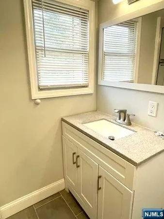$2,050 | 19 South Kinderkamack Road, Unit 2, Montvale, NJ 07645