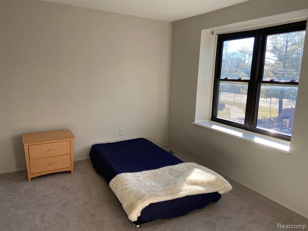 5045 Crooks Road, Unit 20 Royal Oak, MI 48073 - Photo 33 of 46