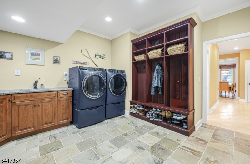 47 Abbott Road Montville, NJ 07082 - Photo 16 of 32 a room with a bed and a closet