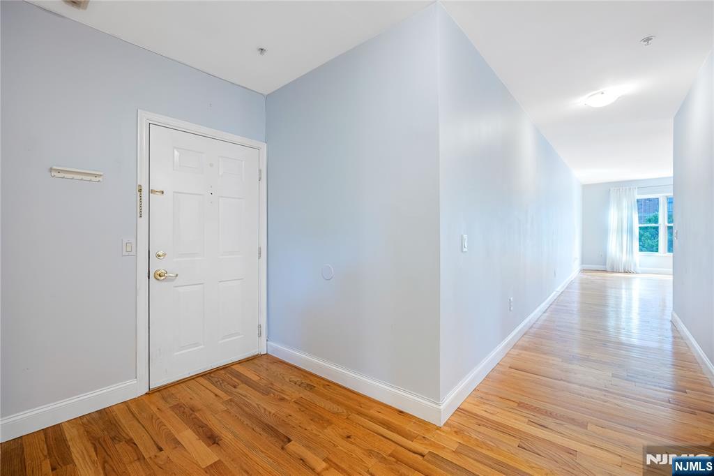 337 The Promenade, Unit 337 Edgewater, NJ 07020 - Photo 22 of 28