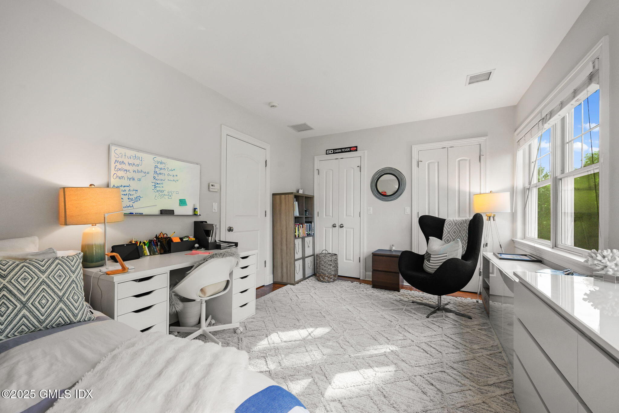 25 Le Grande Avenue, Unit B Greenwich, CT 06830 - Photo 15 of 37 a living room with furniture