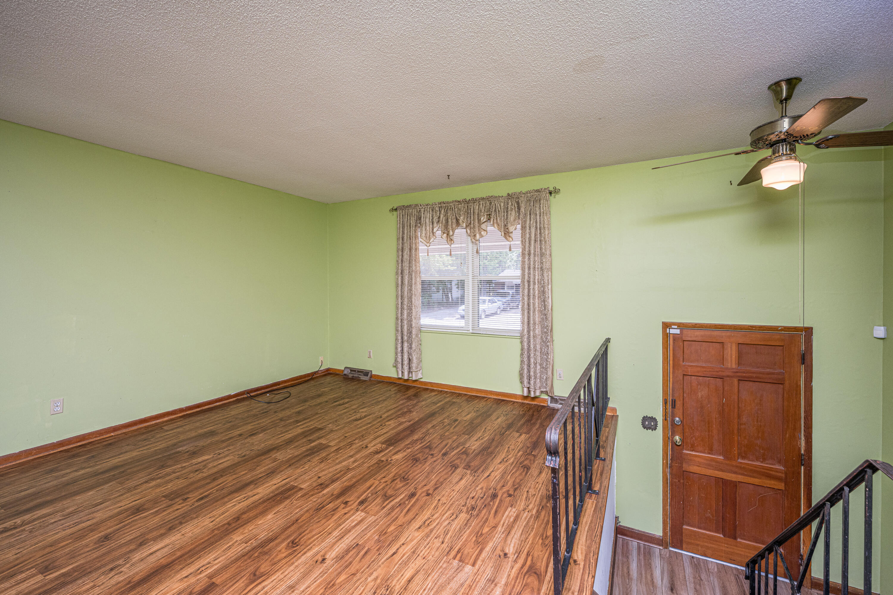 1150 Berkeley Street Hanahan, SC 29410 - Photo 6 of 37