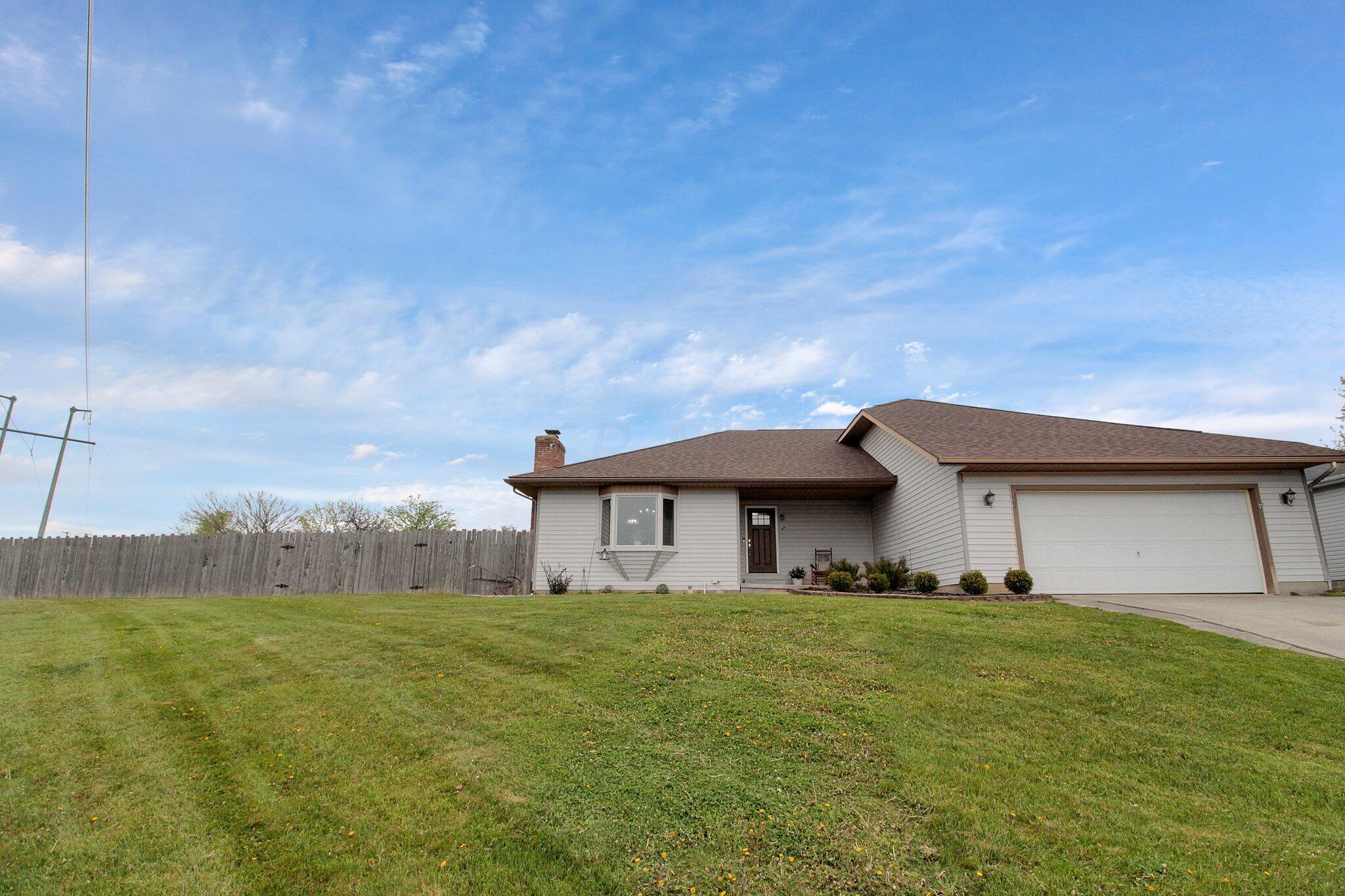 321 Mae Street Logan, OH 43138 - Photo 3 of 38 2-web-or-mls-321-mae-st