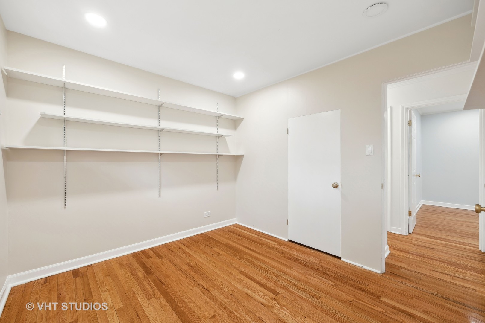 1142 Whitfield Road Northbrook, IL 60062 - Photo 8 of 16