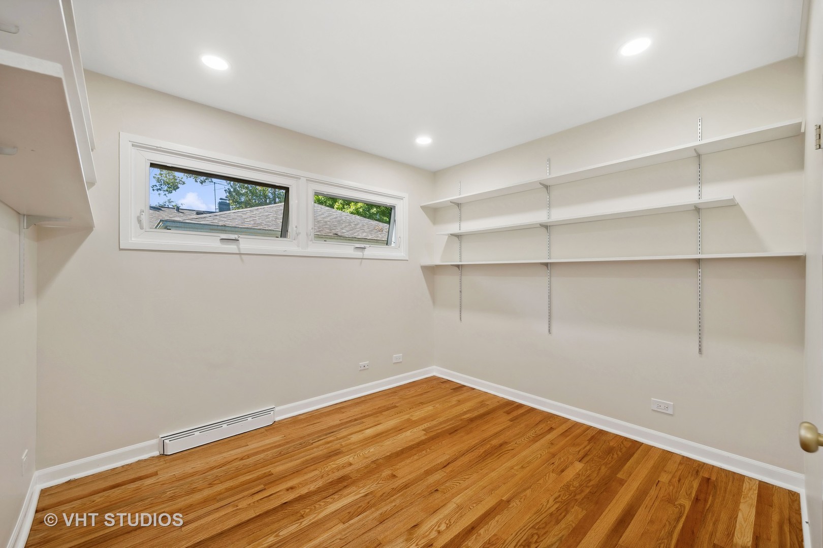 1142 Whitfield Road Northbrook, IL 60062 - Photo 9 of 16