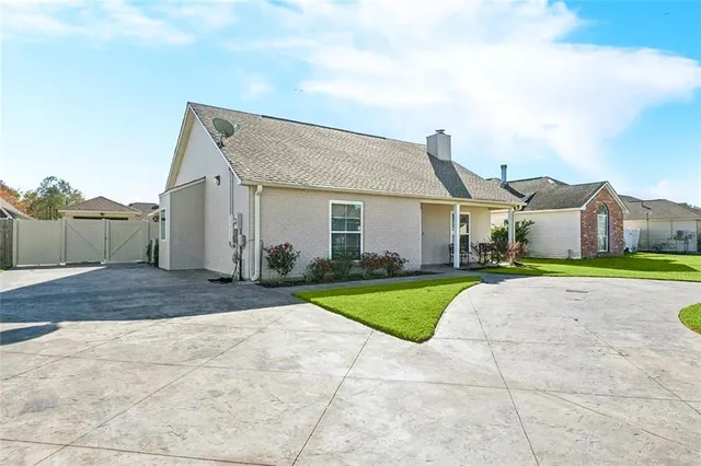 $205,000 | 1716 Virginian Colony Avenue, Laplace, LA 70068