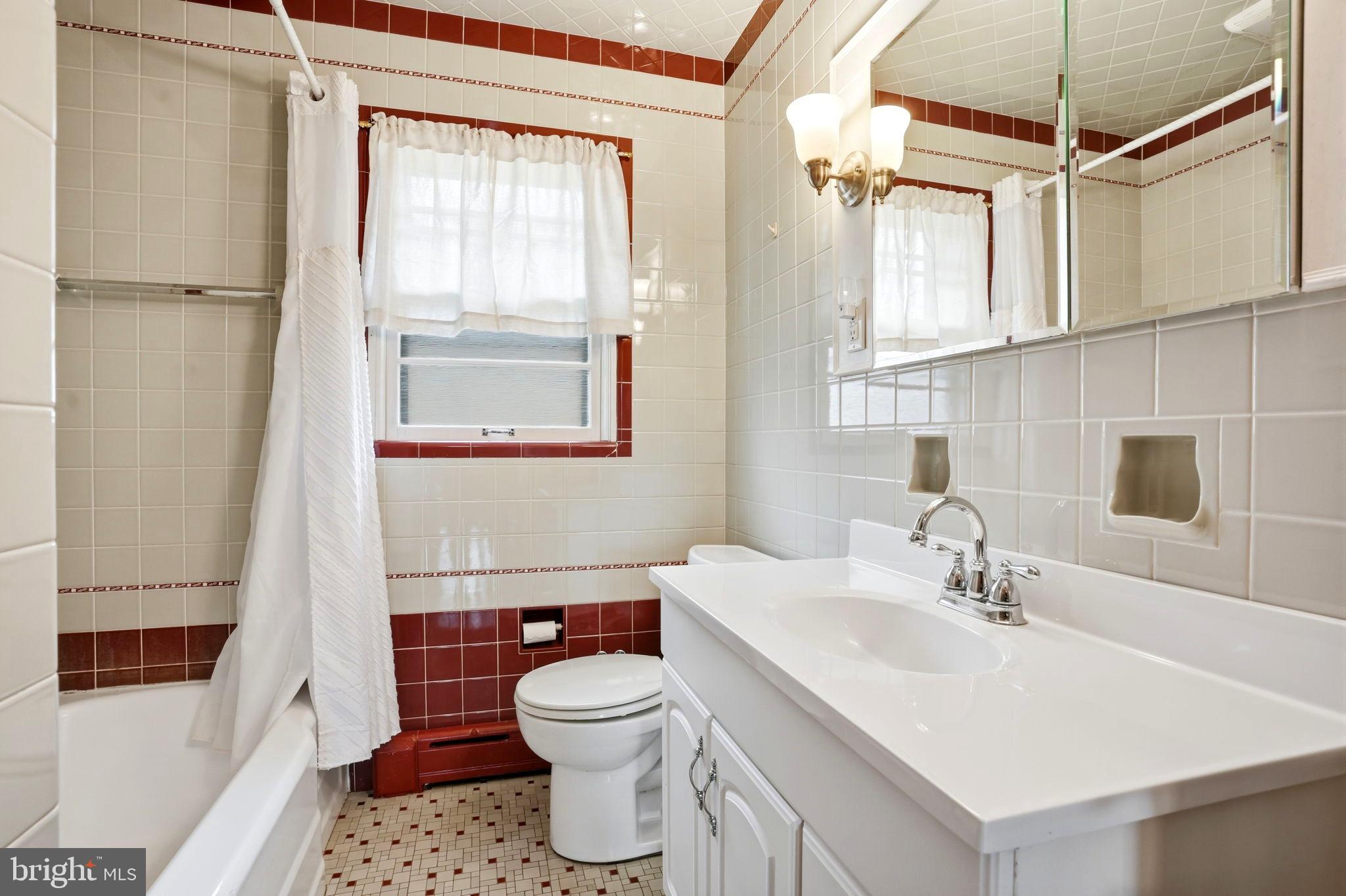 116 Green Street Green Lane, PA 18054 - Photo 15 of 38 a bathroom with a sink toilet and shower