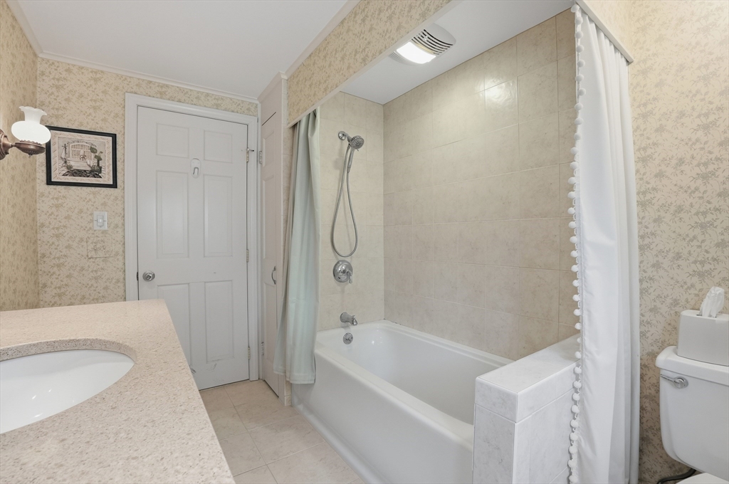 121 Wood Street Fall River, MA 02721 - Photo 36 of 41