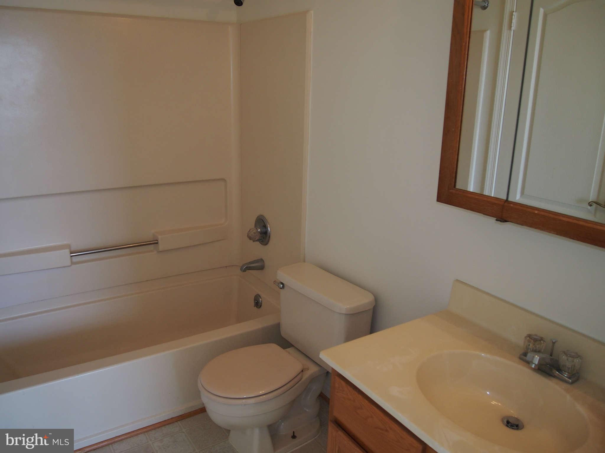 8390 Montgomery Run Road, Unit I Ellicott City, MD 21043 - Photo 6 of 12 Bath