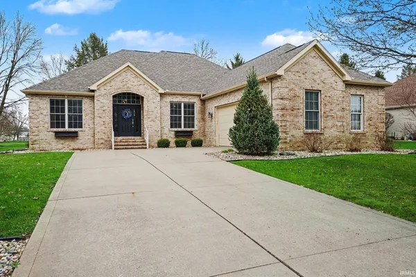 $482,500 | 1813 Amberwood Drive, Goshen, IN 46526