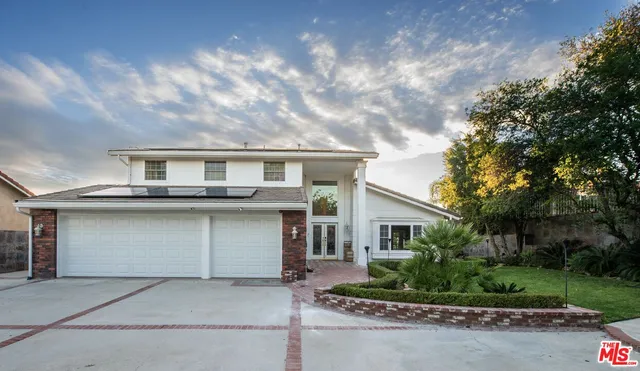front view of house with a yard