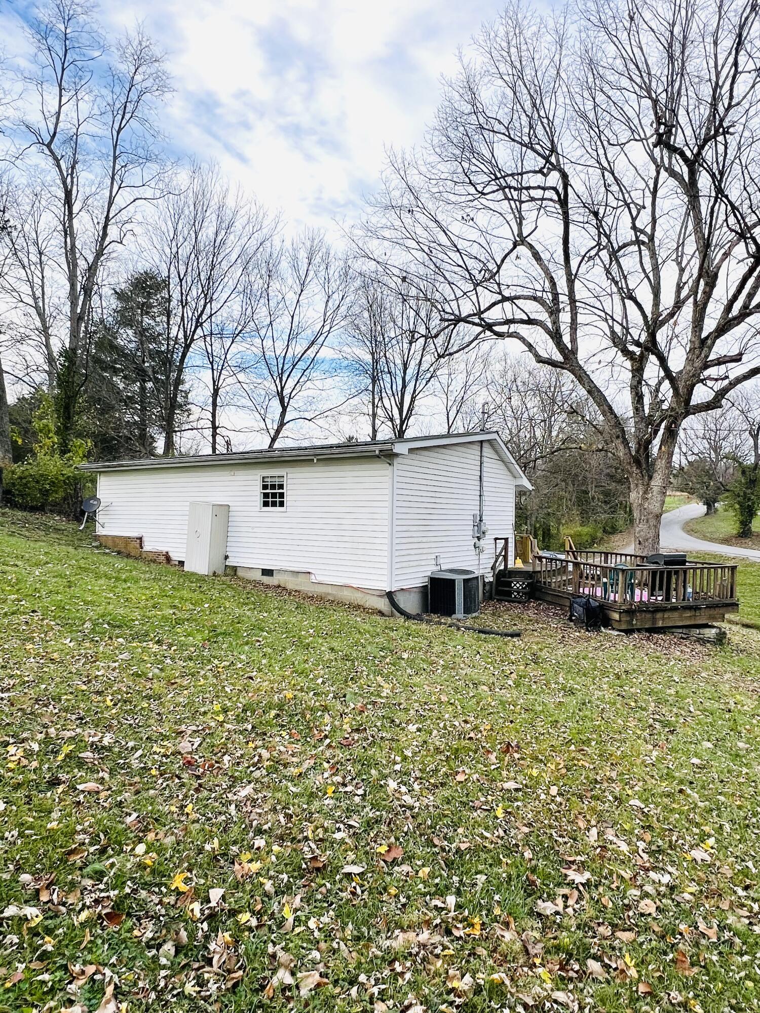 1389 Paper Mill Road Lancaster, KY 40444 - Photo 5 of 23 IMG_1313