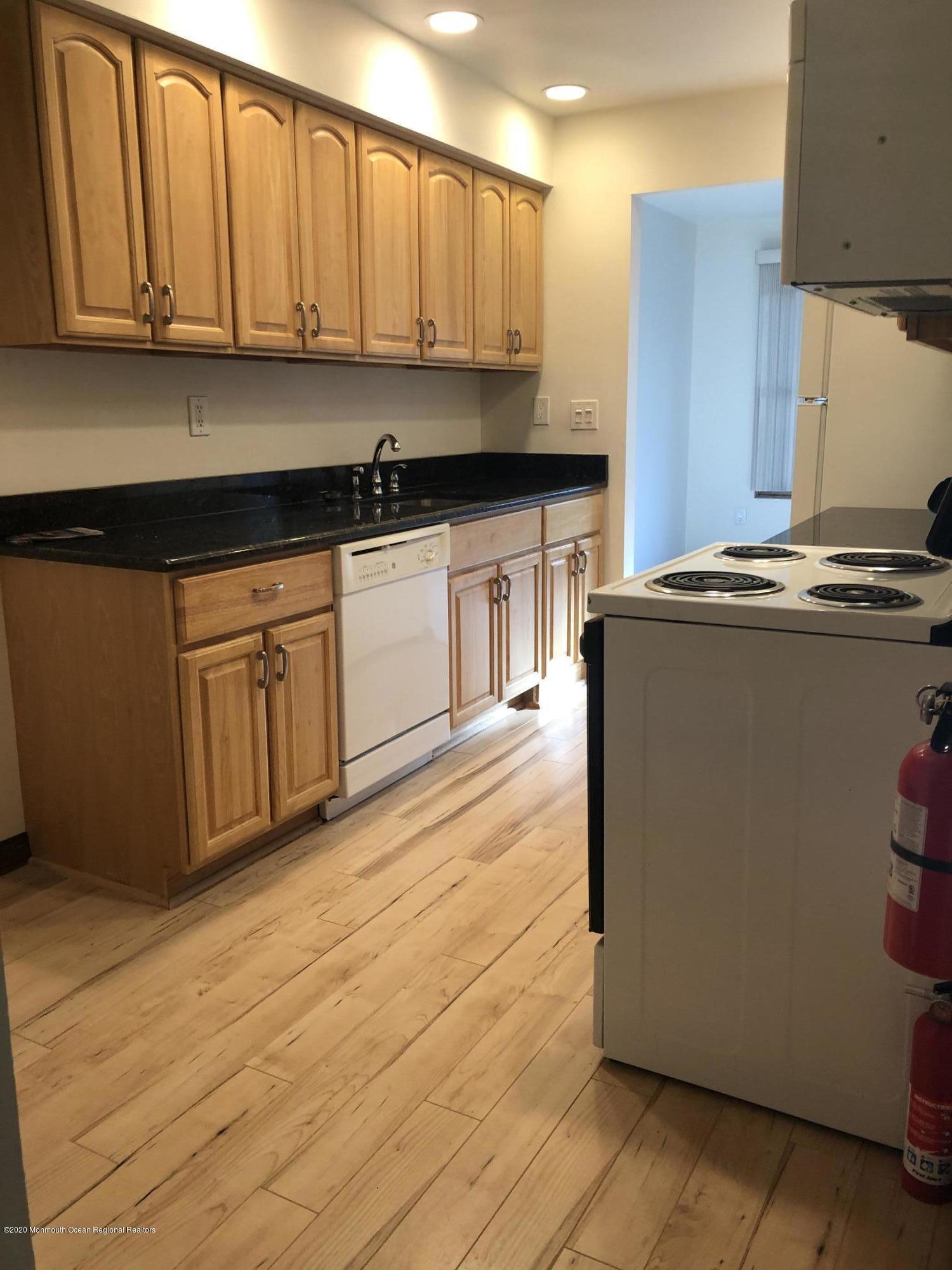 200 Portland Road, Unit D20 Highlands, NJ 07732 - Photo 6 of 10 IMG-9553