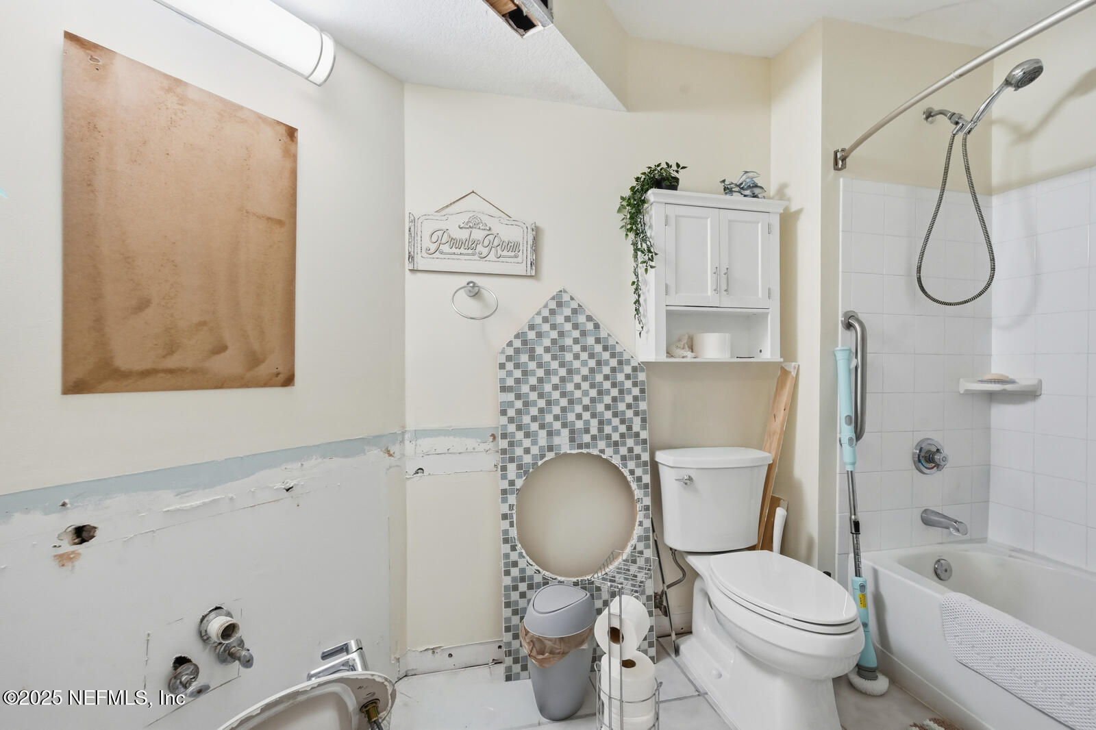 1810 Vista Cove Road St. Augustine, FL 32084 - Photo 38 of 43 a bathroom with a toilet sink and shower