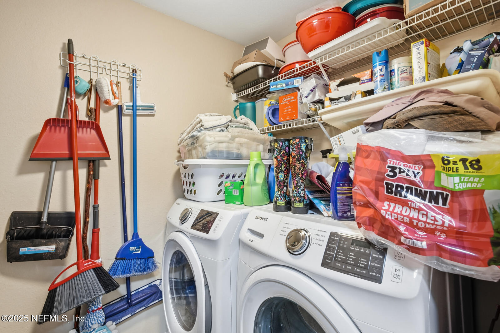 1810 Vista Cove Road St. Augustine, FL 32084 - Photo 41 of 43 a utility room with dryer and washer
