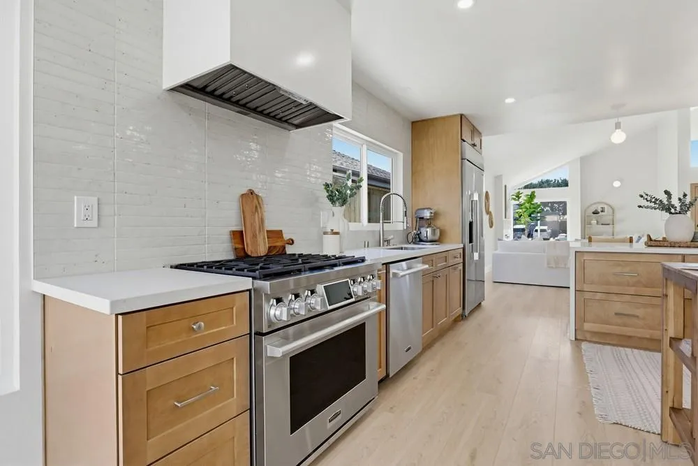 282 Sharp Place Encinitas, CA 92024 - Photo 16 of 34