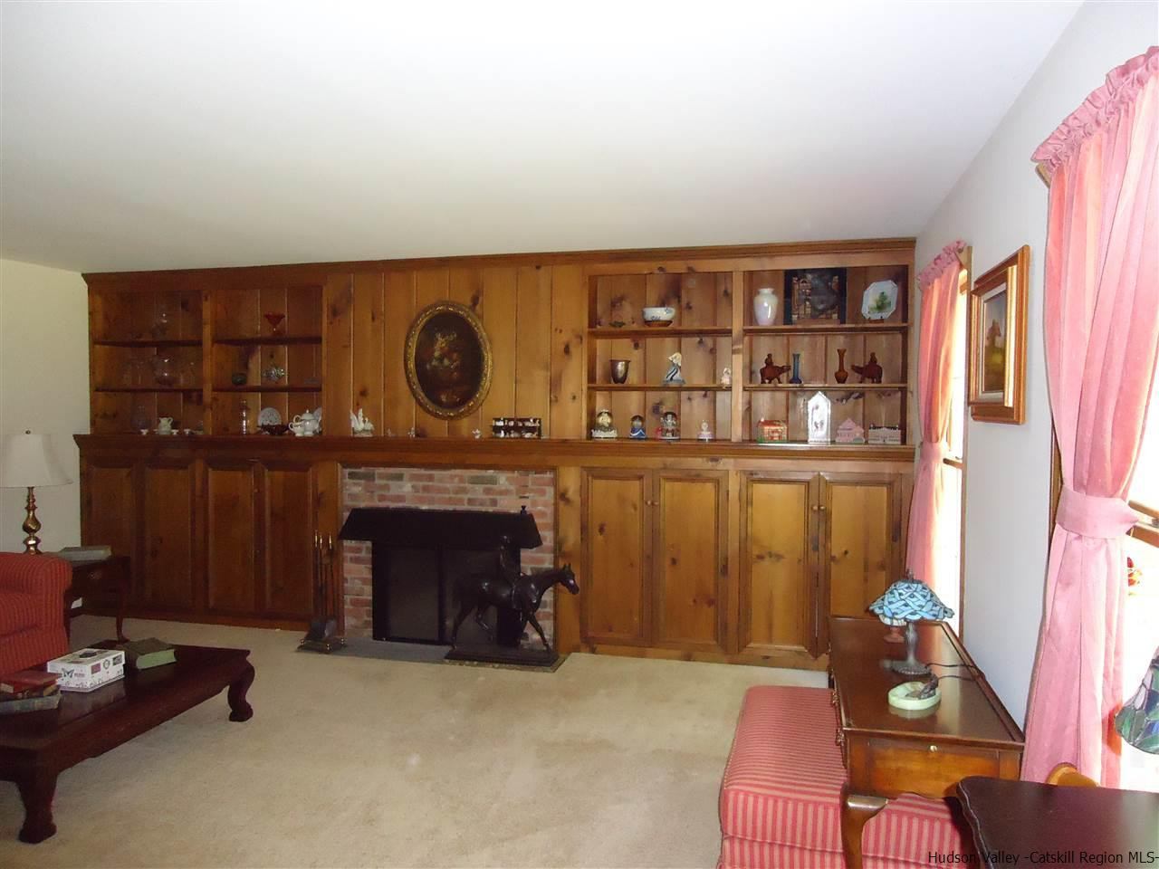 611 Hoagerburgh Road Wallkill, NY 12589 - Photo 6 of 11 a living room with furniture