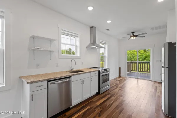 $1,200 | 213 Sanders Street, Tabor City, NC 28463