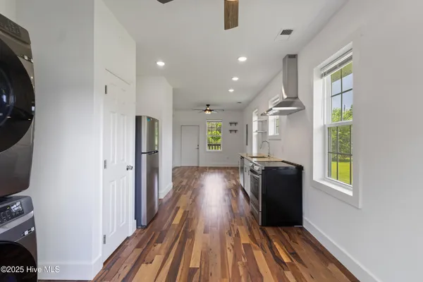 $1,200 | 213 Sanders Street, Tabor City, NC 28463