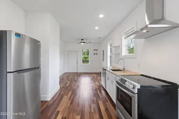 $1,200 | 213 Sanders Street, Tabor City, NC 28463