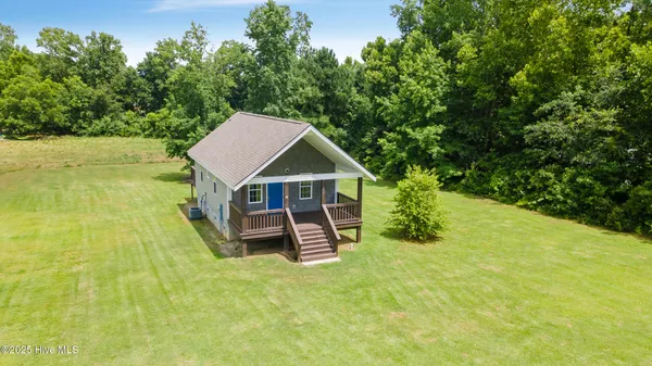 $1,200 | 213 Sanders Street, Tabor City, NC 28463
