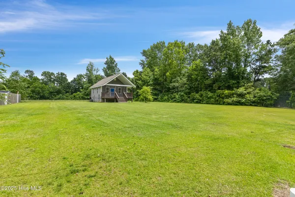 $1,200 | 213 Sanders Street, Tabor City, NC 28463