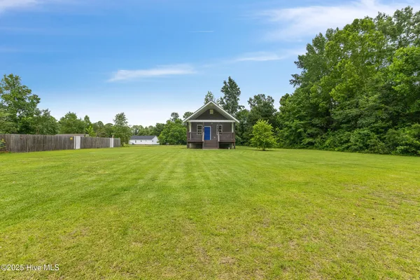$1,200 | 213 Sanders Street, Tabor City, NC 28463