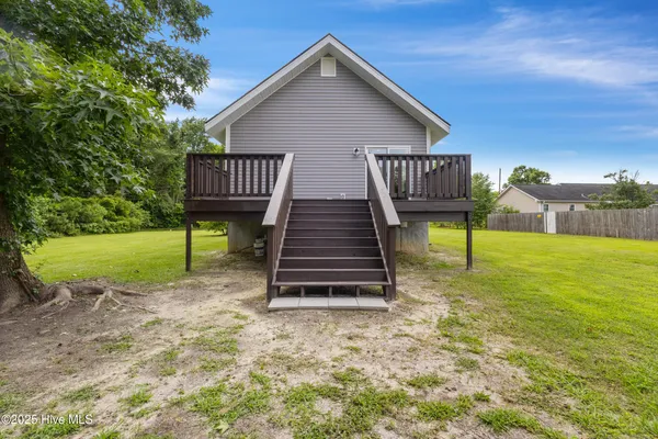 $1,200 | 213 Sanders Street, Tabor City, NC 28463