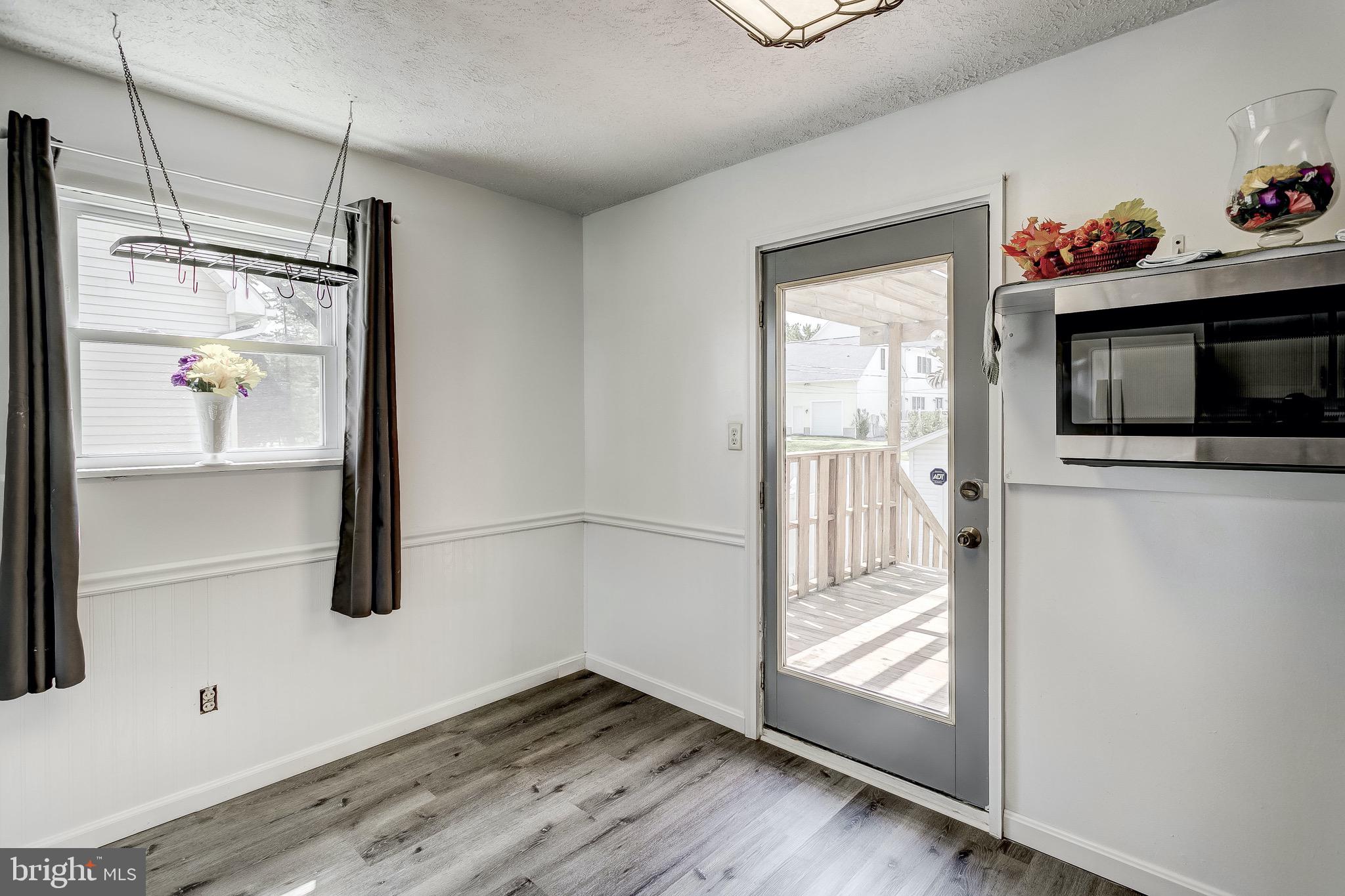 7709 Beekay Road Baltimore, MD 21219 - Photo 13 of 35 Cozy & Bright!