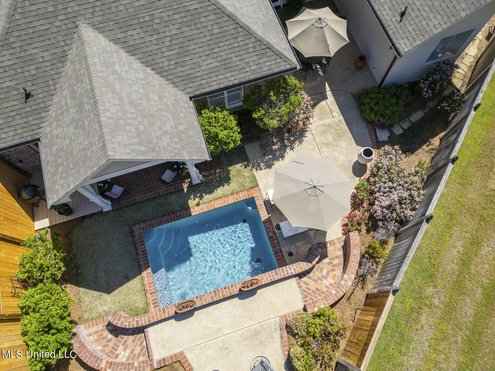 400 Bay Cove Ridgeland, MS 39157 - Photo 21 of 47 400 Bay cove drone final-2