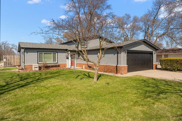 $299,900 | 906 East 45th Avenue, Griffith, IN 46319