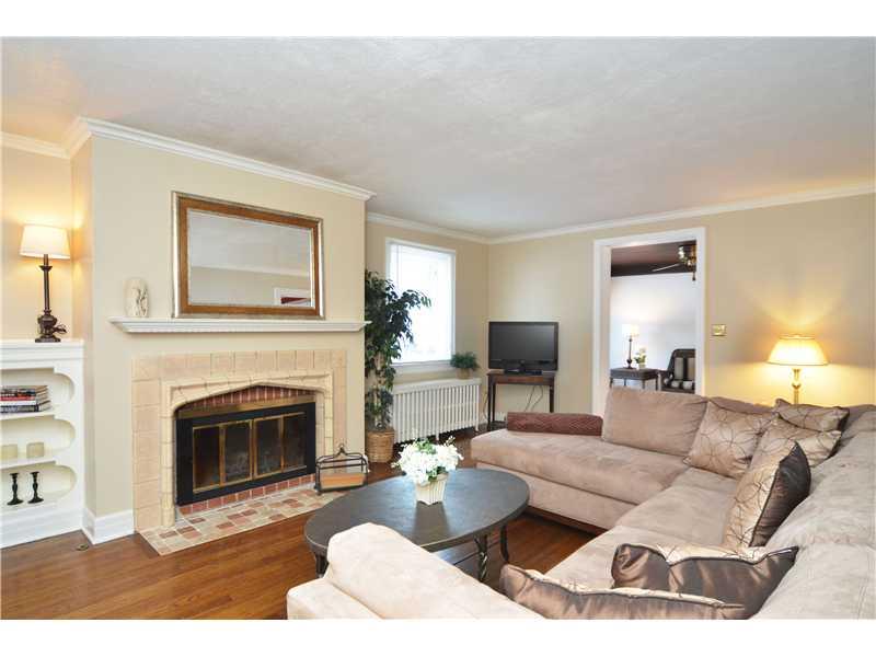 354 Midway Road Mt. Lebanon, PA 15216 - Photo 4 of 24 Living Room.