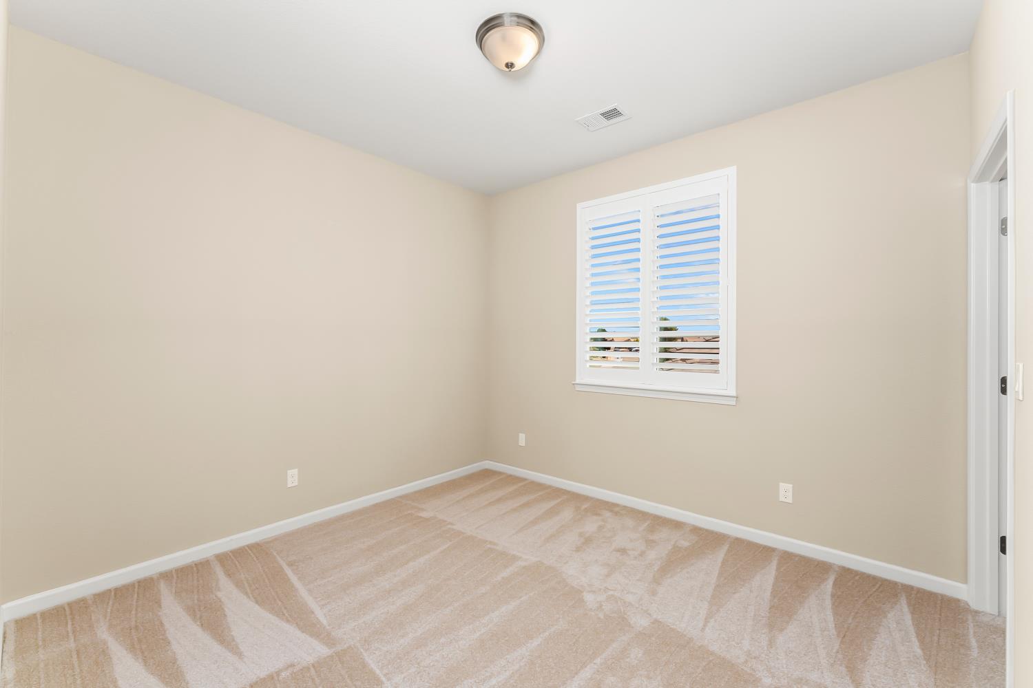 5453 Mossy Stone Way Rancho Cordova, CA 95742 - Photo 43 of 81 an empty room with windows