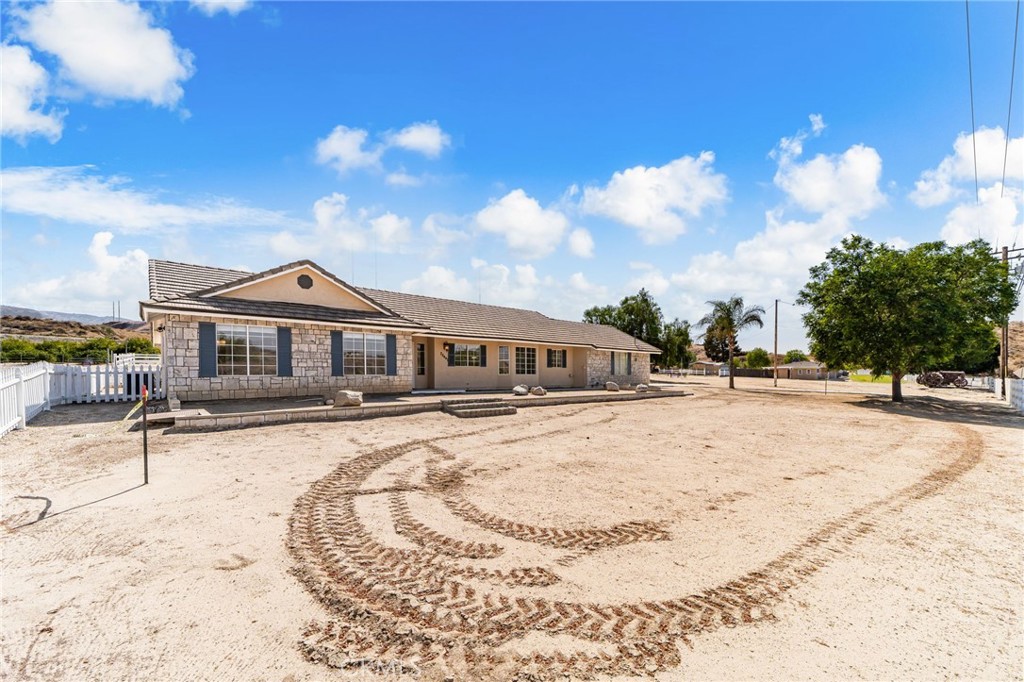 28442 San Timoteo Canyon Road Redlands, CA 92373 - Photo 11 of 77